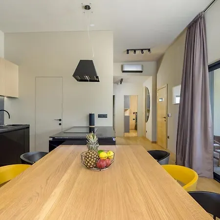 Βίλα 21 By Istrialux *