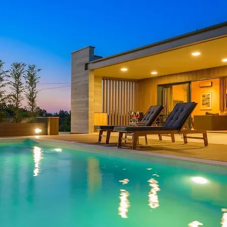 21 By Istrialux Βίλα Orbanići